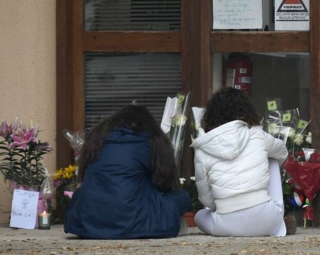 Убиецът на френския учител по история качил снимки на тялото му в социалните мрежи