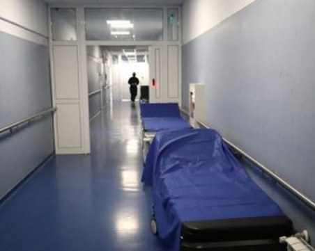 42-годишен мъж без придружаващи заболявания почина от COVID-19