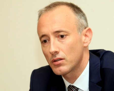 Вълчев: Родителските срещи да се провеждат онлайн