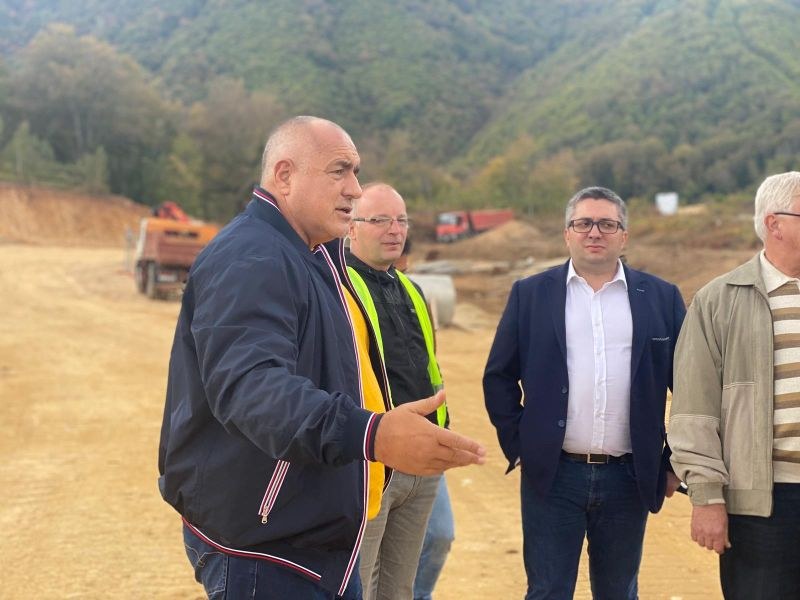 Борисов: Работим за изграждането на трета лента на част от пътя между Асеновград и Пампорово