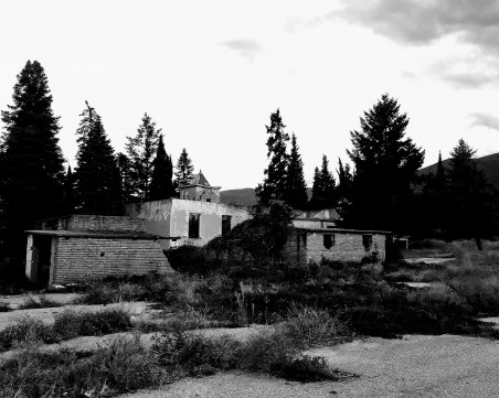 Недалеч от Пловдив: Halloween в изоставеното сиропиталище на Баткунската крепост