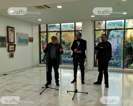 Вежди Рашидов изненада с подарък две картини писателя и колекционер Христо Стоянов