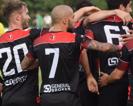 Локо и Арда не се победиха в скучен мач, 