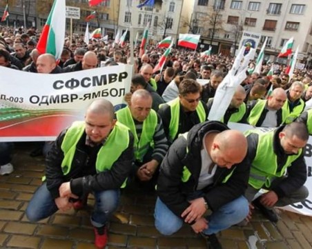 Пловдивските полицаи излизат на мълчалив протест