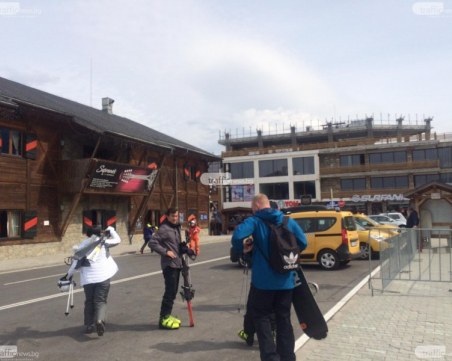 Маските задължителни в кабинковия лифт в курортите ни