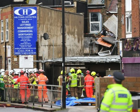 Мощна газова експлозия разтърси Лондон! Най-малко двама души са мъртви