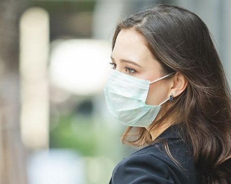 Официално: Ето къде сме длъжни да носим маски на открито и закрито!