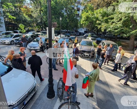Пловдивчанин изпраща писма с клетви до МВР, защитава глобените протестъри