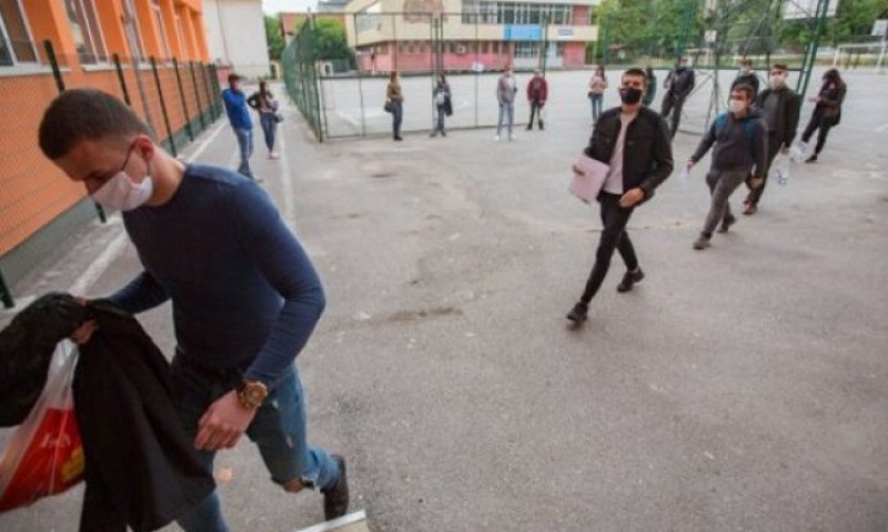 Внезапни проверки в 4 училища в Пловдив, ето какво констатираха от РУО