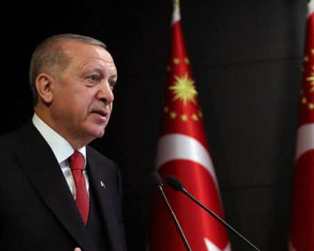 Ердоган препоръча на Макрон психотерапия