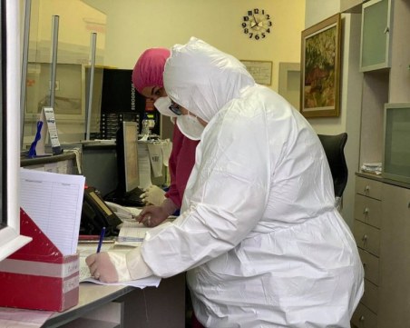 Още 45 медици заразени с коронавирус у нас за последното денонощие