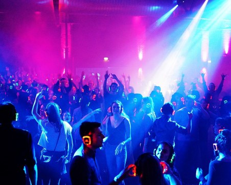 Затварят баровете в още една област, спират плановите операции в Ловеч