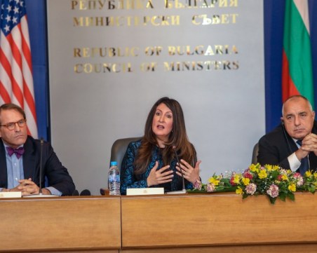 Изолация и в американското посолство у нас