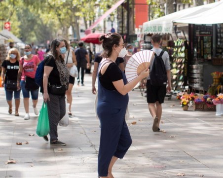 В Испания обсъждат ново извънредно положение, сблъсъци в Рим и Лондон заради ограниченията