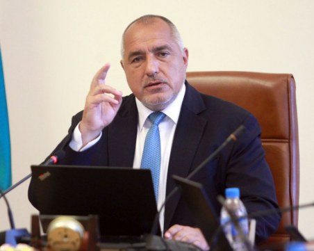 Въпреки коронавируса: Премиерът продължава да работи