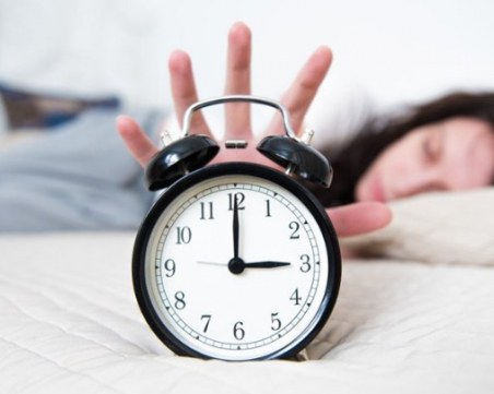 Върнахме часовника с един час назад