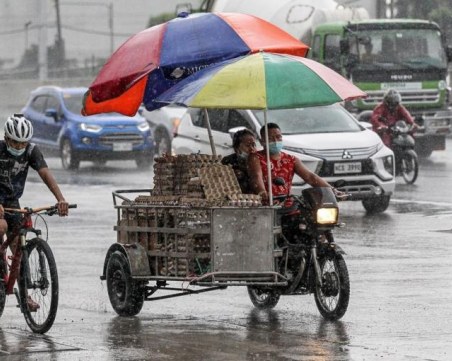 Силен тайфун удари Филипините, хиляди евакуирани