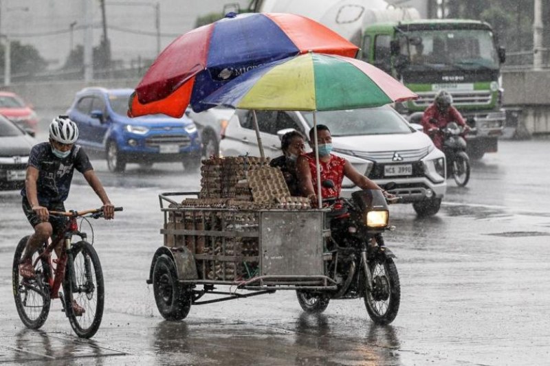 Силен тайфун удари Филипините, хиляди евакуирани