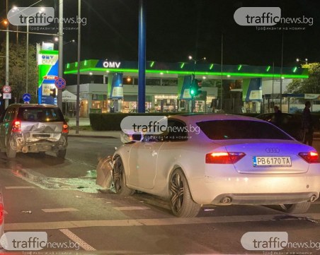 Две коли се удариха на Кукленско шосе