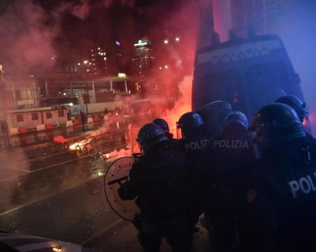 Протести в Милано и Торино заради мерките срещу COVID-19