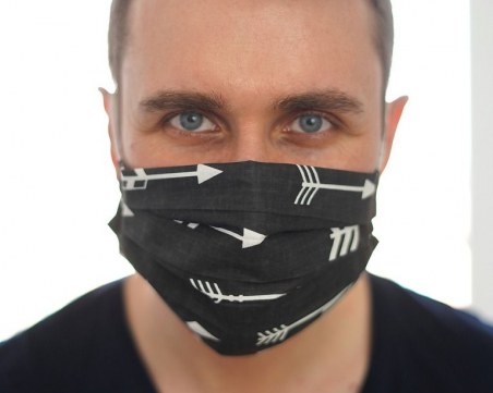 Шофьорите в Гърция трябва да носят маски и в автомобилите си