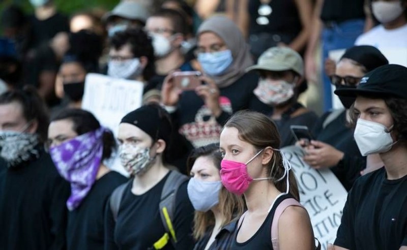 Проучване: В САЩ могат да бъдат спасени над 130 000 души, ако хората носят маски