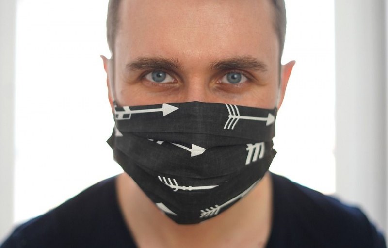 Шофьорите в Гърция трябва да носят маски и в автомобилите си