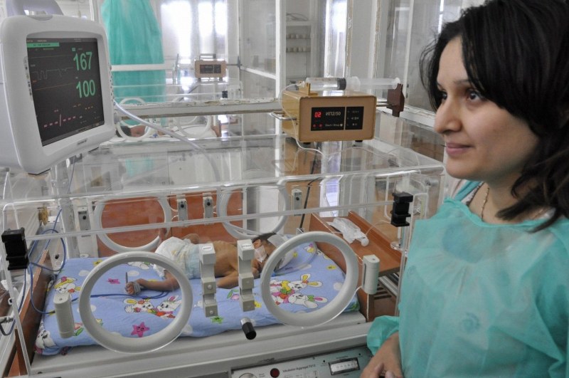 Жена с COVID-19 роди здраво дете, мъжът й почина в хасковска болница