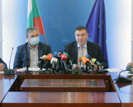 Без здравния министър, Кунчев и Мутафчийски на утрешния брифинг на Щаба