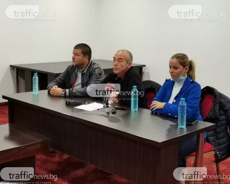 Доц. Мангъров: Да лекуваш COVID-19 с антибиотик е като да си гипсираш крака, преди да си го счупил