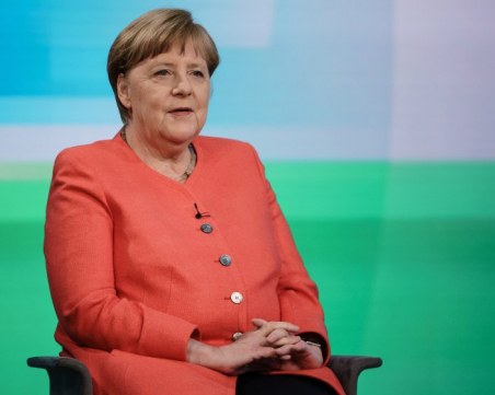 Меркел предлага затваряне на всички заведения, фитнеси, кина и театри