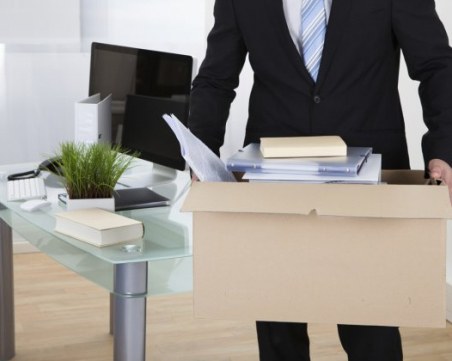 Половината фирми в София опразват офиси