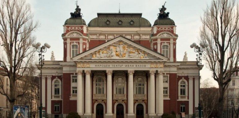 Всички спектакли на Народния театър са отменени до 15 ноември