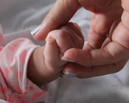 13-годишно момиче с коронавирус роди в Казанлък