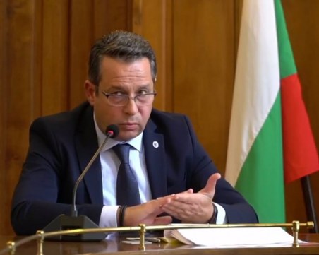 Отчетът на Чонов: Дисциплинирахме превозвачите, модернизирахме автобусите