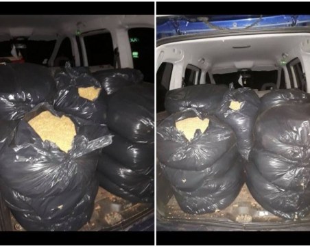 Пореден удар край Пловдив: Откриха 200 кг. контрабанден тютюн, скрит в багажник