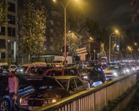 Рекорден трафик! Парижани се изнесоха от столицата, прекарват втората карантина в провинцията