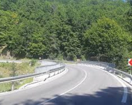 Спират тировете през 