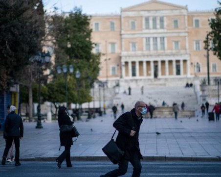 Затварят ресторанти, барове и кина в част от Гърция