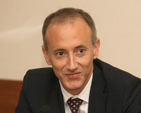 Вълчев: Обучението остава онлайн в някои области в страната