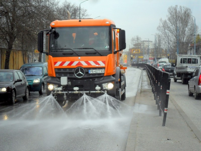 Чистят и дезинфекцират улиците на Пловдив по график следващата седмица