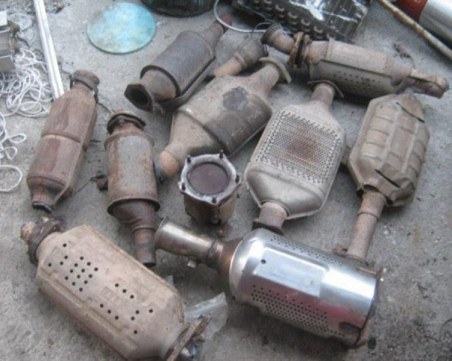 Бум на кражбите на катализатори в Пловдив и региона, двама са арестувани след удар