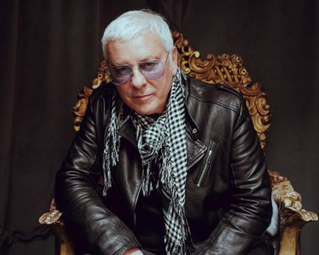 Певецът Стенли е в болница с коронавирус