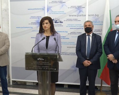 Управляващите: Това е пир по време на чума!