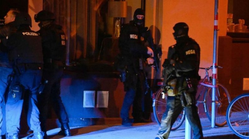 Двама са задържани в Швейцария заради атентата във Виена