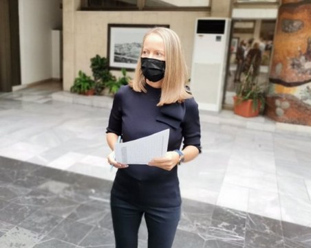 Дани Каназирева: Опасно е леките случаи да са в ковид отделения, вирусният товар там е по-голям