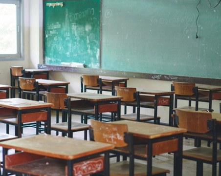 Една година затвор за учителка, не носила маска в класна стая