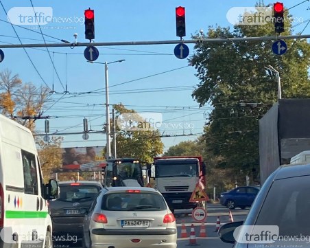 Ремонт предизвика чудовищно задръстване на Кукленско шосе