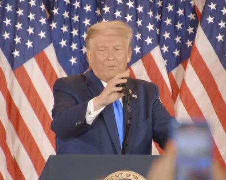 Тръмп завежда дела в поне пет щата, спряха преброяването в два района