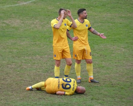 Апостол Попов няма счупване